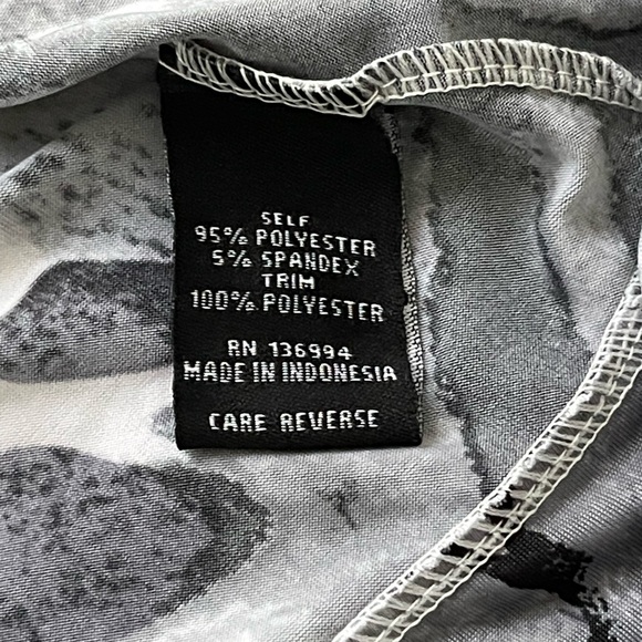 Milano - Ruffle Neck Sleeveless Top - Size: Medium - Picture 7 of 8